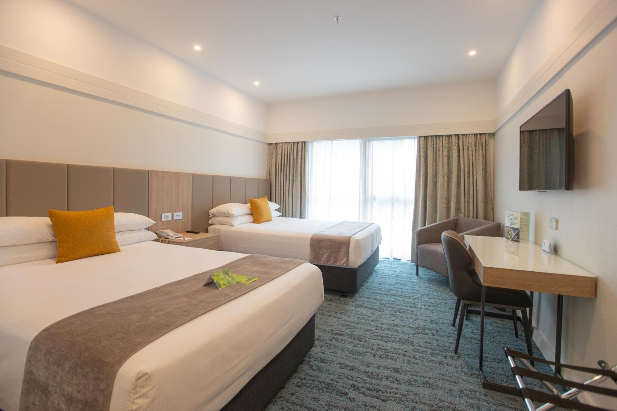 James Cook Hotel Grand Chancellor Уелингтън Екстериор снимка
